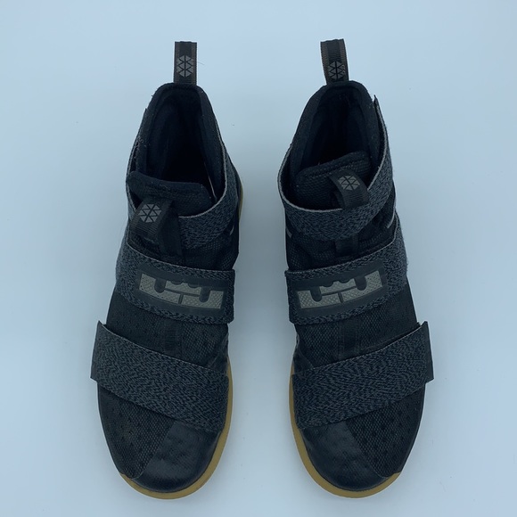 Nike LeBron Soldier 10’s - Picture 2 of 4